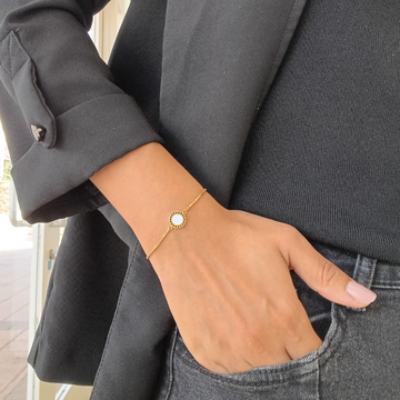 Jason Hyde women’s gold chain bracelet with minimalist circle charm
