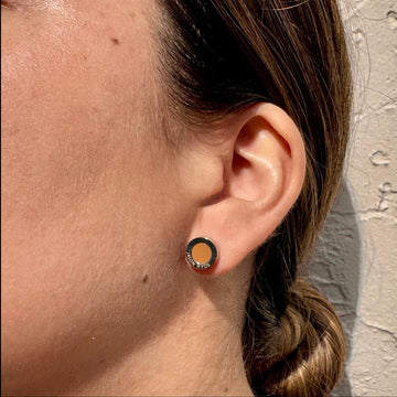 Jason Hyde stud earring: silver and nutshell