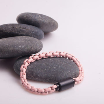 THALASSA PINK CHAIN BLACK CHIP MAGNET