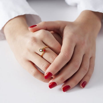 NEW WAVE PLUM AND WHITE CHIP RING