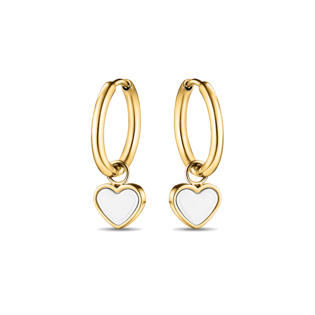White chip Amare hoops.
