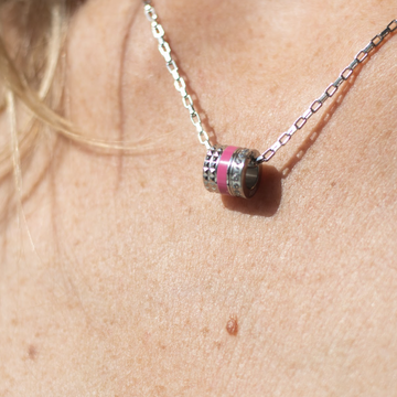 WEWA TUBE RASPBERRY CHIP WITH ZIRCONIA NECKLACE