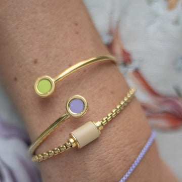 OCEAN STAINLESS STEEL 18K GOLD PLATED LAVENDER AND LIME GREEN CHIPS BANGLE