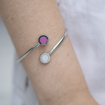 OCEAN STAINLESS STEEL ROSE VIOLET AND WHITE CHIPS BANGLE