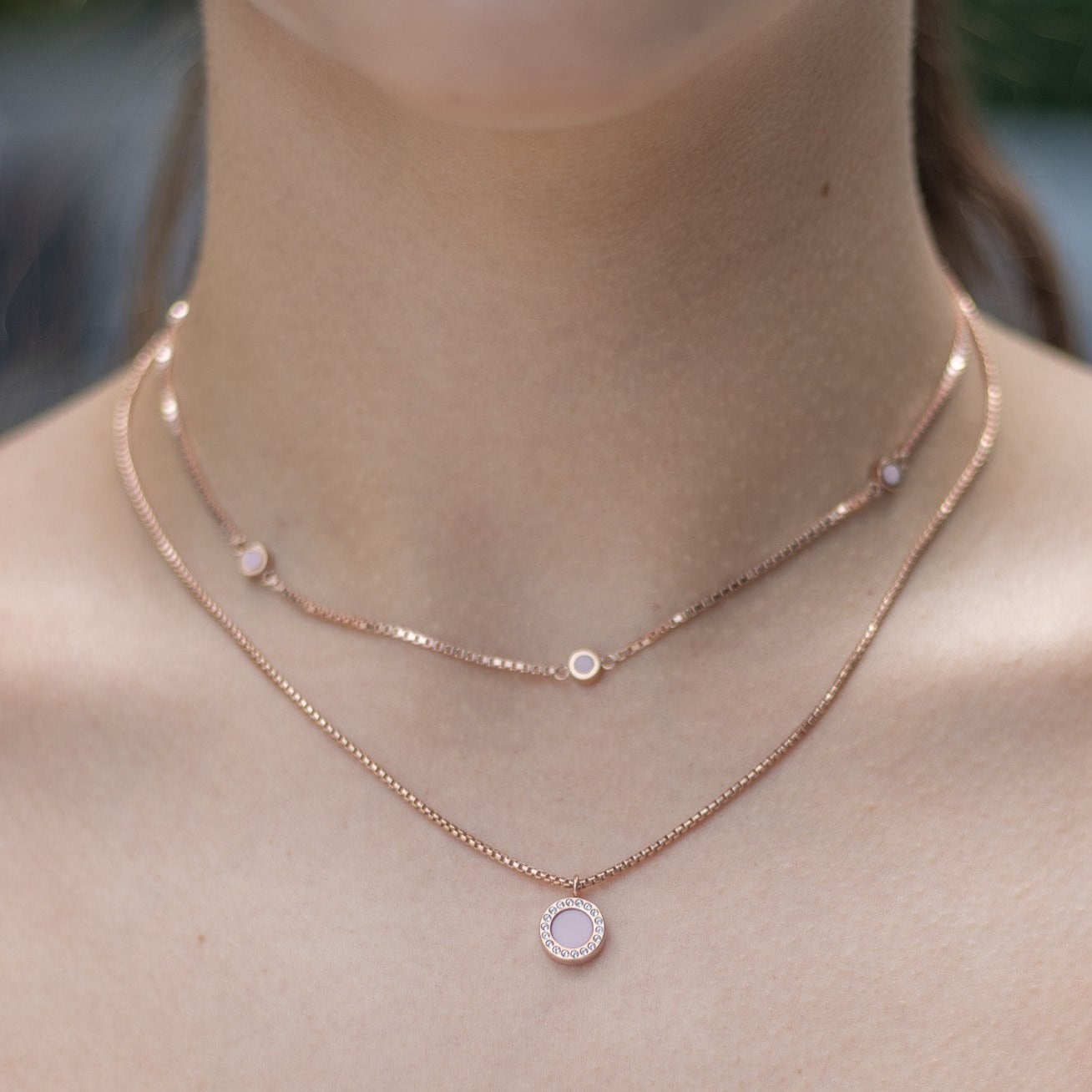 OCEAN STERLING SILVER 18K GOLD PLATED CHAIN PINK CHIP WITH ZIRCONIA NECKLACE