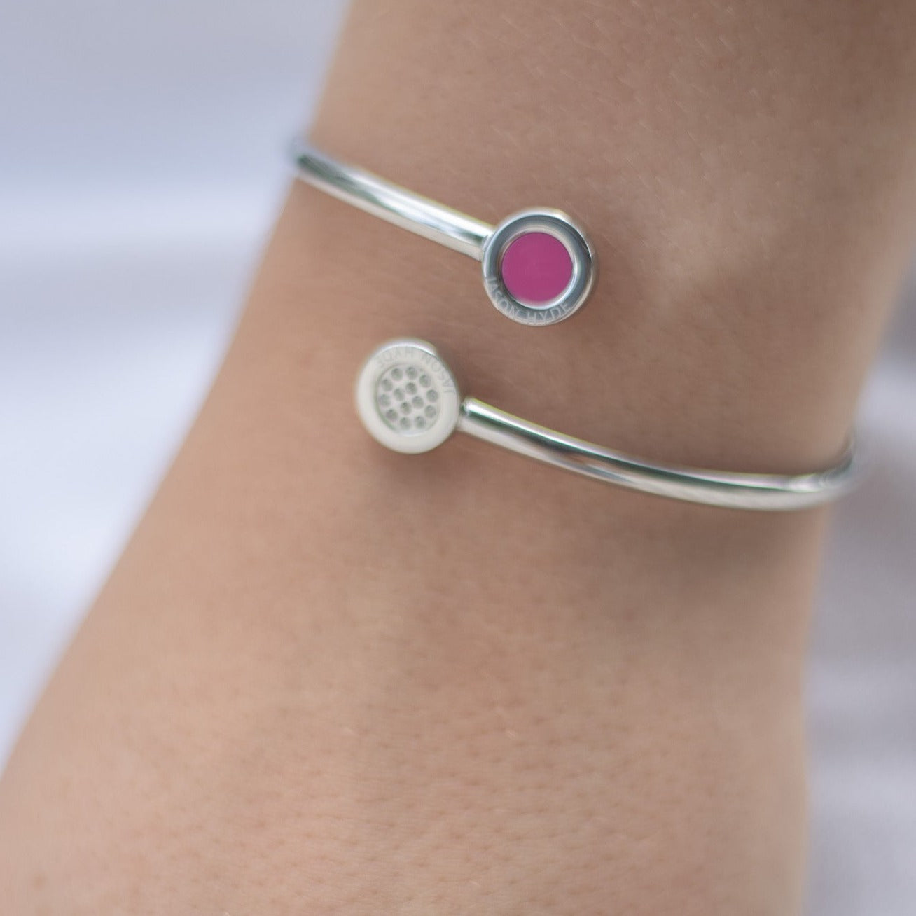 OCEAN STAINLESS STEEL RASPBERRY AND PAVE CHIPS BANGLE