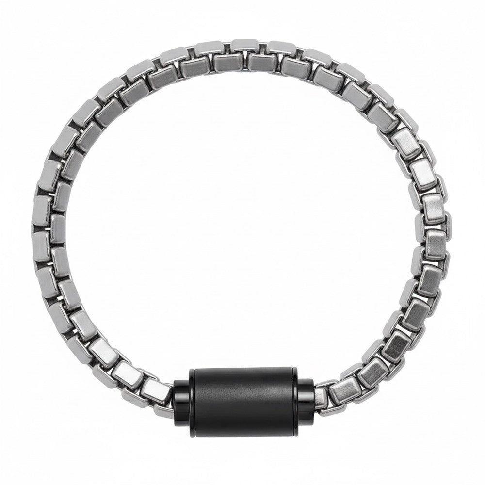 METALLIC SILVER CHAIN BLACK CHIP MAGNET