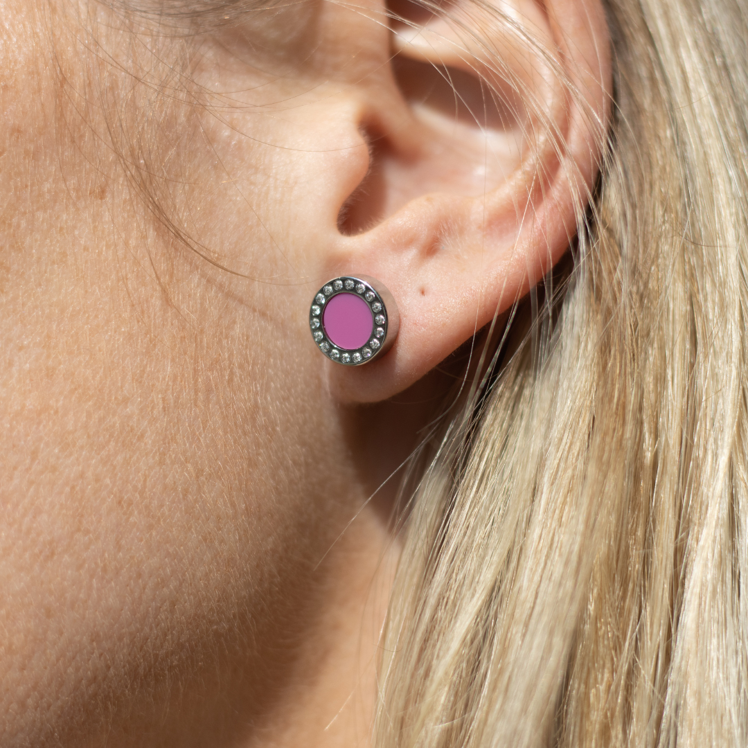 Minimalist stud earring with a vibrant rose violet inlay.