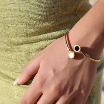 OCEAN BLACK AND WHITE CHIPS BANGLE