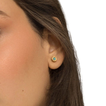 SEACAP TURQUOISE CHIP STUD EARRINGS