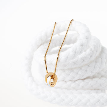 WEWA SAILOR KNOT WHITE CHIP NECKLACE
