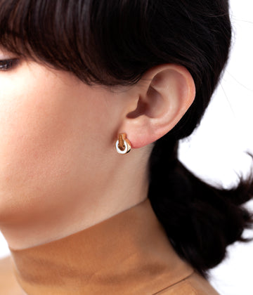 NEREIDA WHITE CHIP EARRINGS
