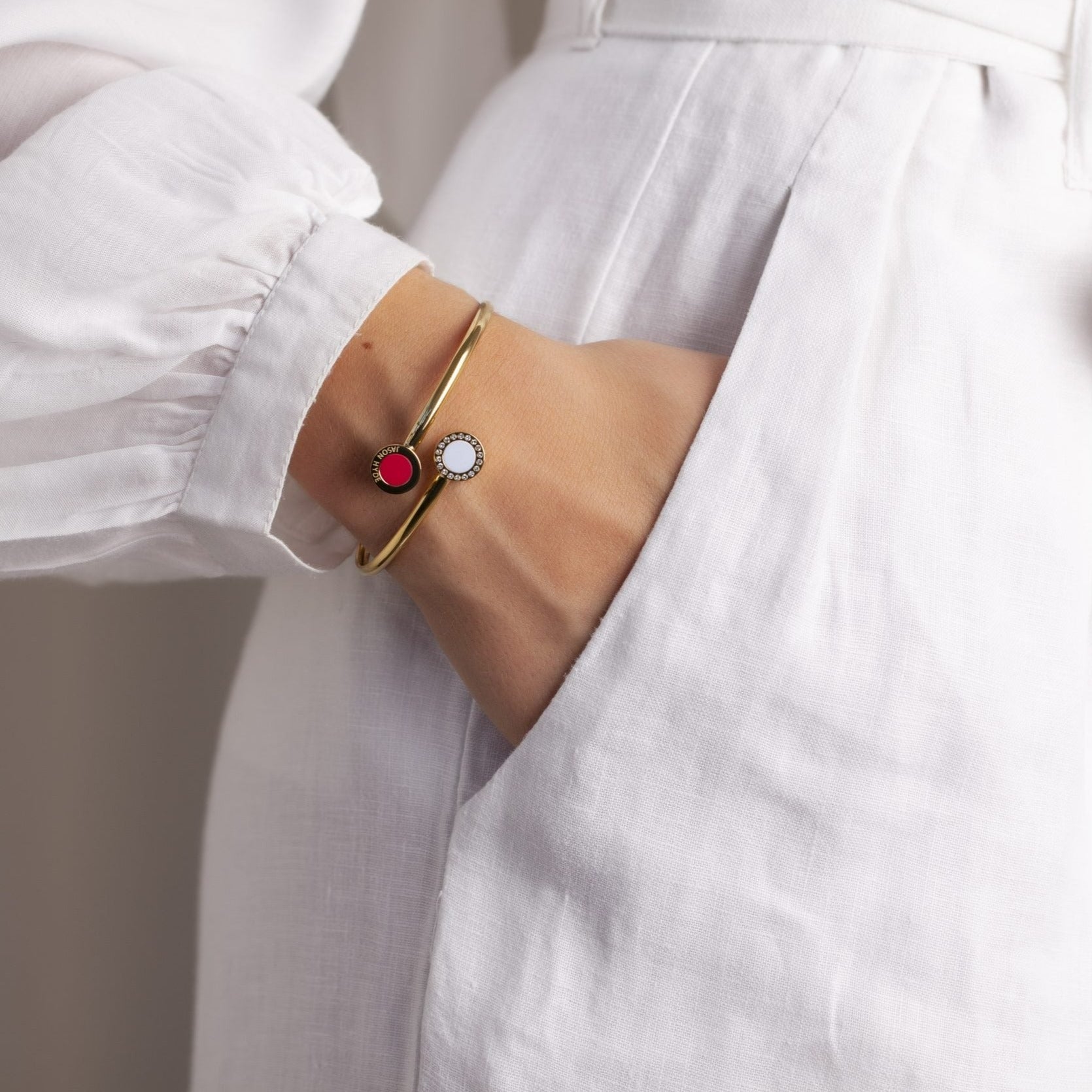 OCEAN RED AND WHITE CHIPS WITH ZIRCONIA BANGLE