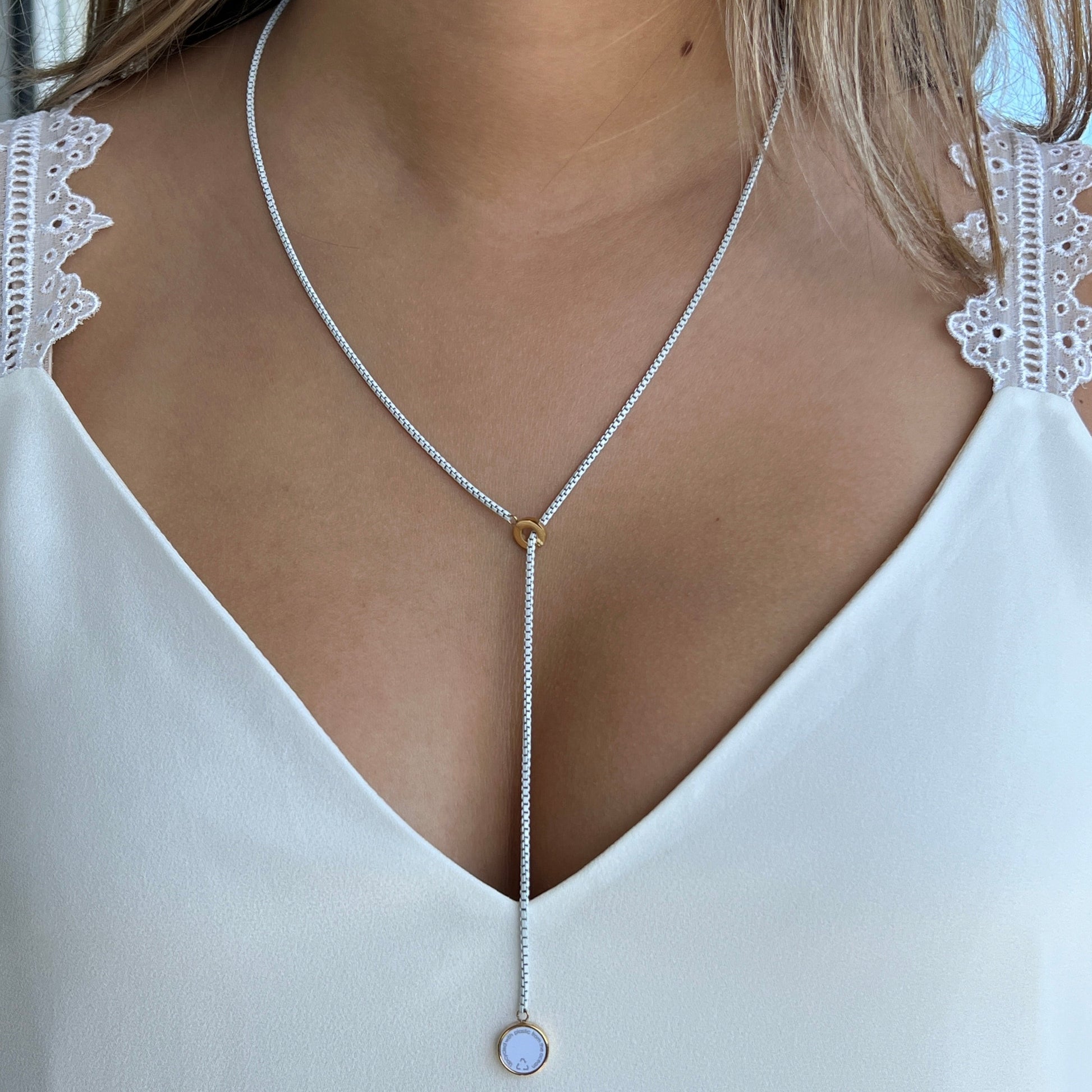 OCEAN WHITE CHAIN WHITE CHIP LARIAT